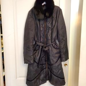 Guy Laroche belted quilted parka w/ fox fur collar (approx 8)